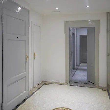 Lovanio Guest house Milan